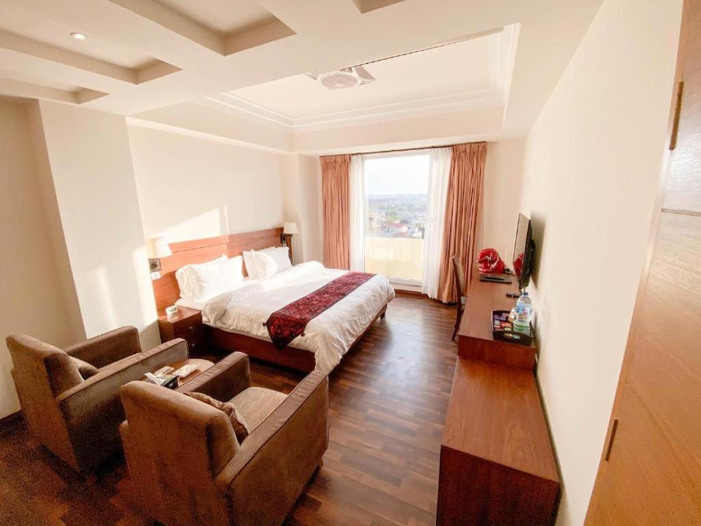 Esquire Hotels & Apartments Rawalpindi Exteriör bild