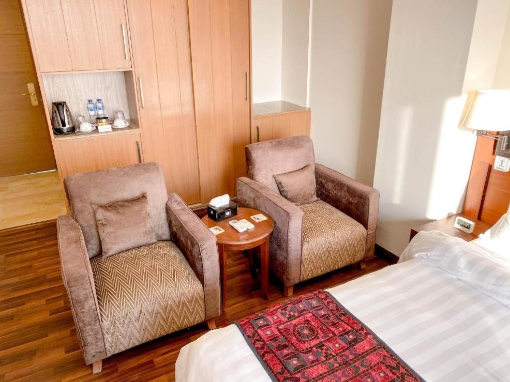 Esquire Hotels & Apartments Rawalpindi Exteriör bild