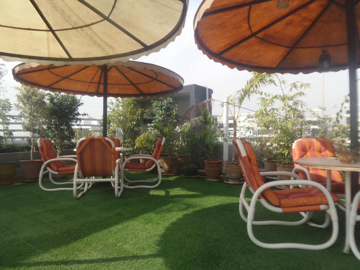 Esquire Hotels & Apartments Rawalpindi Exteriör bild
